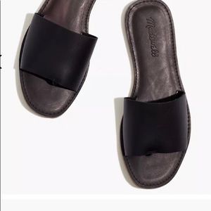 The Madewell Boardwalk Post Slide Sandal in Black Leather